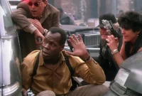 Synopsis and Review of Predator 2: Mysterious Extraterrestrial Attacking the City
