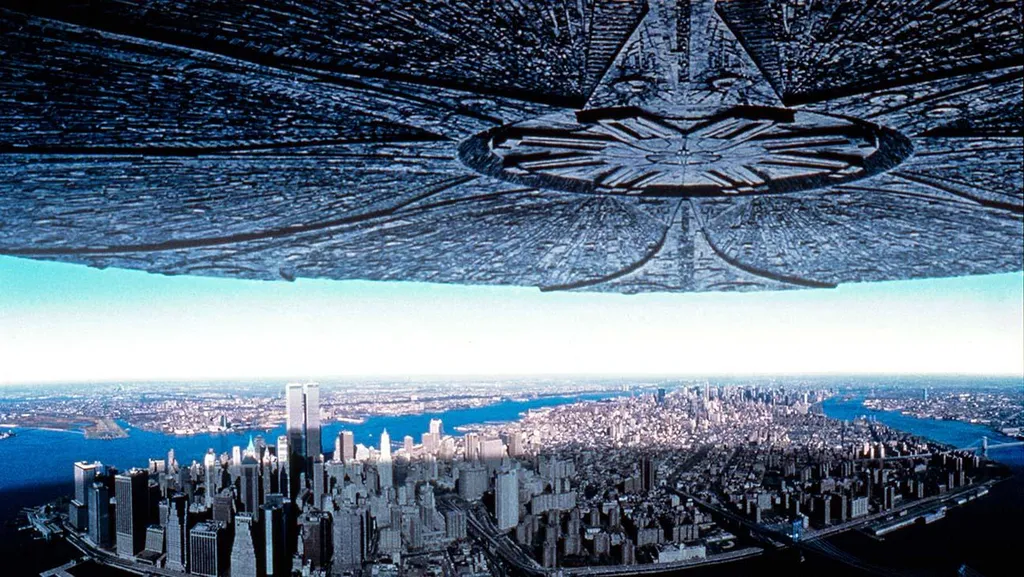 Synopsis and Review of Independence Day, an Extraterrestrial Invasion on a Historic Day