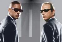 Men in Black II Synopsis and Review: The Battle to Save Earth from an Alien Threat